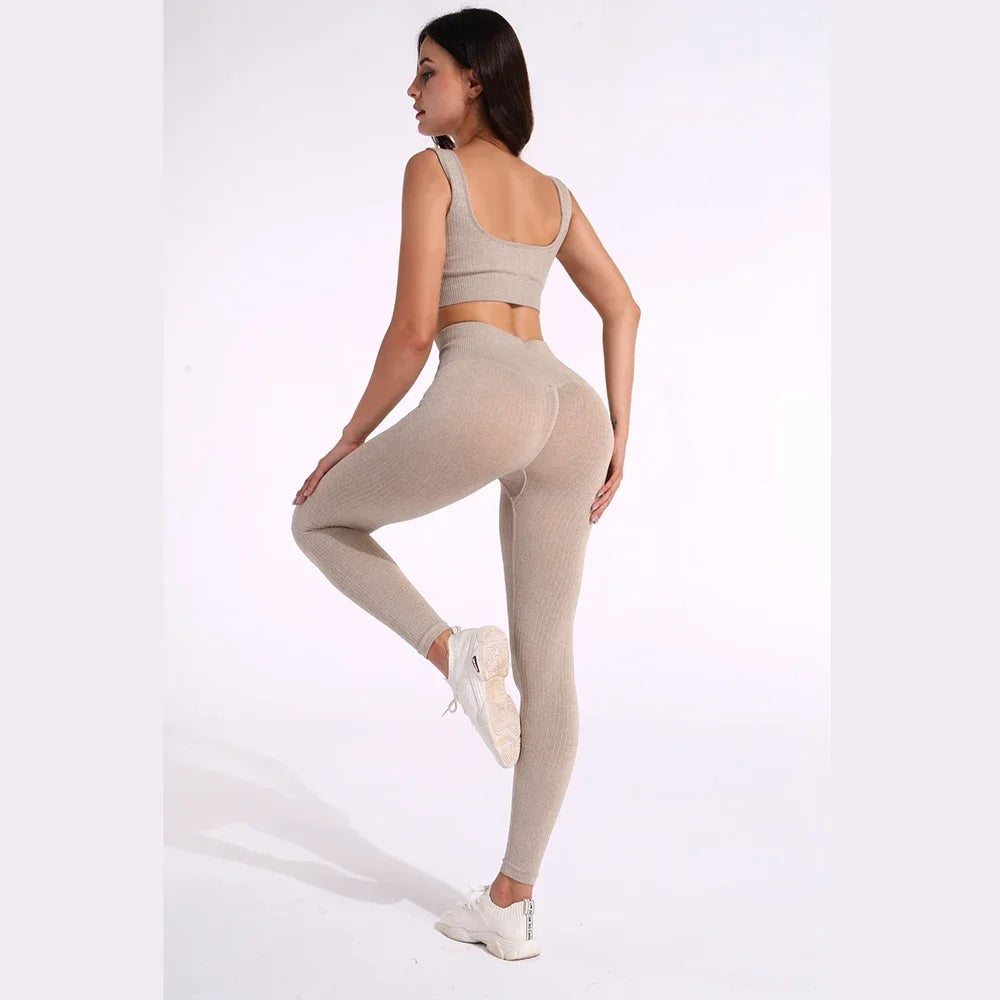 Women's Seamless Yoga Set - Athletic Workout Clothes with Long Sleeve Crop Top and Leggings